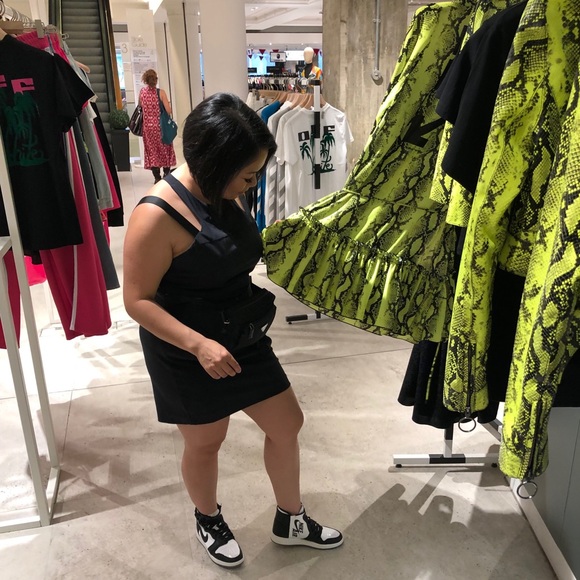 Meet your Posher, Cristina - Picture 3 of 5